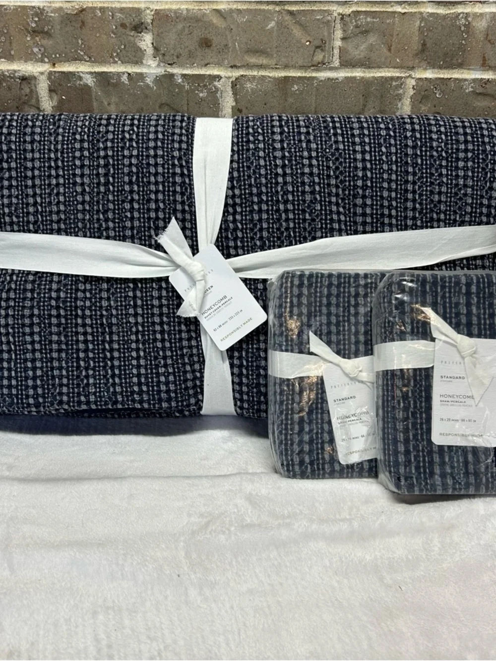 Pottery Barn Honeycomb Duvet Full / Queen + 2 Standard Shams Midnight Blue NWT